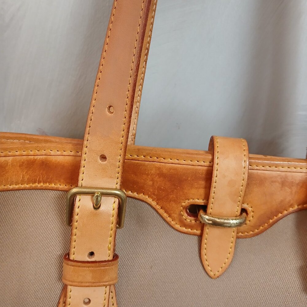 Dooney&Bourke Classic Tote - Picture 10 of 11